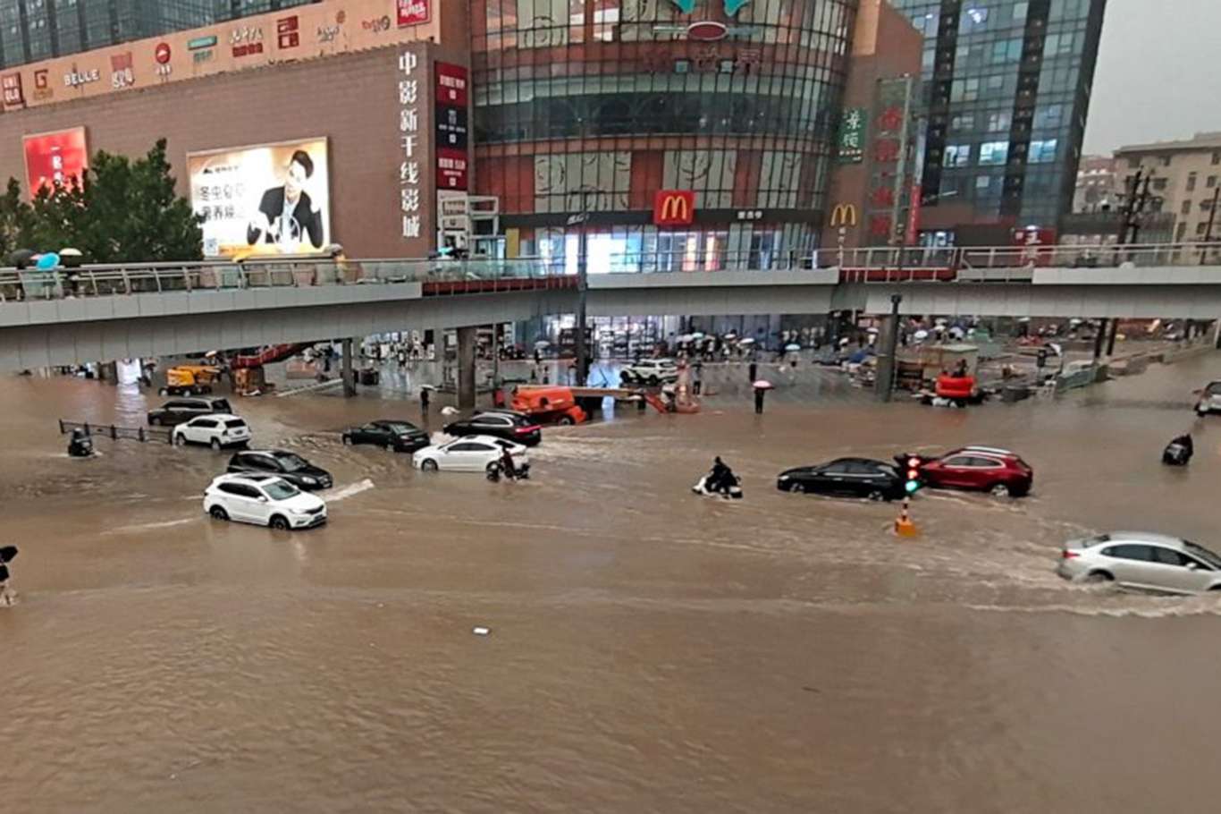 Çin'de sel felaketi:12 ölü Çin'de sel felaketi:12 ölü